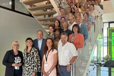 Gruppenfoto von Eröffnung der Frauen-Übergangswohnung in Urfahr-Umgebung